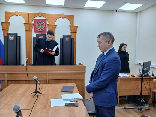 В Иванове бывший руководитель похитил с предприятия бульдозер и грузовик